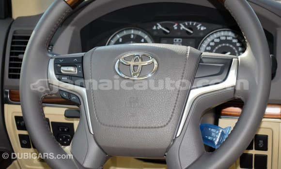 Acheter Import Voiture Toyota Land Cruiser Blanc à Import - Dubai, Clarendon Acheter Import Voiture Toyota Land Cruiser Blanc à Import - Dubai, Clarendon
