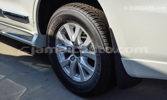 Acheter Import Voiture Toyota Land Cruiser Blanc à Import - Dubai, Clarendon Acheter Import Voiture Toyota Land Cruiser Blanc à Import - Dubai, Clarendon
