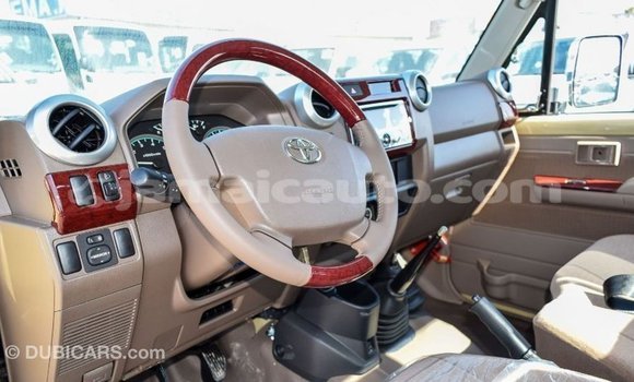 Buy Import Toyota Land Cruiser Beige Car in Import - Dubai in Clarendon Buy Import Toyota Land Cruiser Beige Car in Import - Dubai in Clarendon