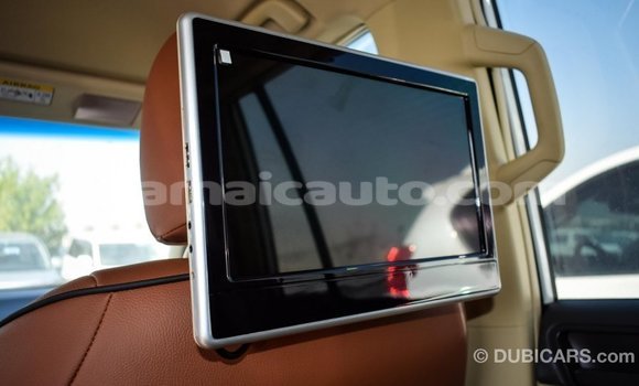 Acheter Import Voiture Toyota Prado Blanc à Import - Dubai, Clarendon Acheter Import Voiture Toyota Prado Blanc à Import - Dubai, Clarendon