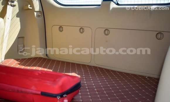 Acheter Import Voiture Toyota Prado Blanc à Import - Dubai, Clarendon Acheter Import Voiture Toyota Prado Blanc à Import - Dubai, Clarendon