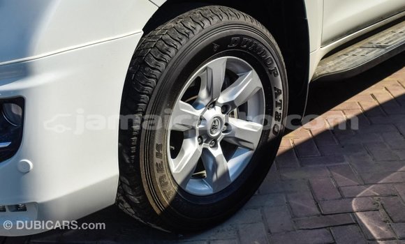 Acheter Import Voiture Toyota Prado Blanc à Import - Dubai, Clarendon Acheter Import Voiture Toyota Prado Blanc à Import - Dubai, Clarendon