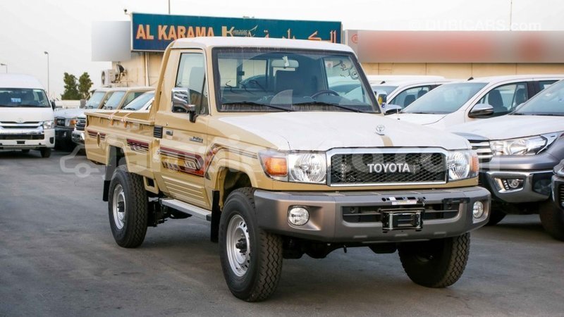 Big with watermark toyota land cruiser clarendon import dubai 2568