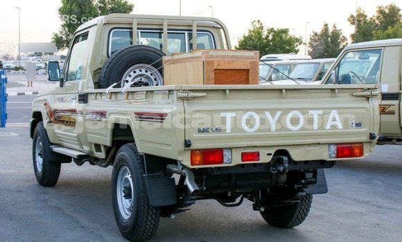 Buy Import Toyota Land Cruiser Beige Car in Import - Dubai in Clarendon Buy Import Toyota Land Cruiser Beige Car in Import - Dubai in Clarendon