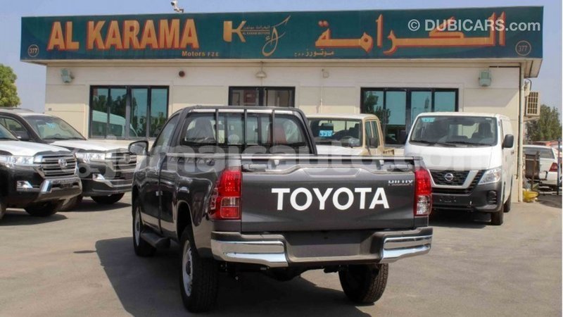 Big with watermark toyota hilux clarendon import dubai 2569