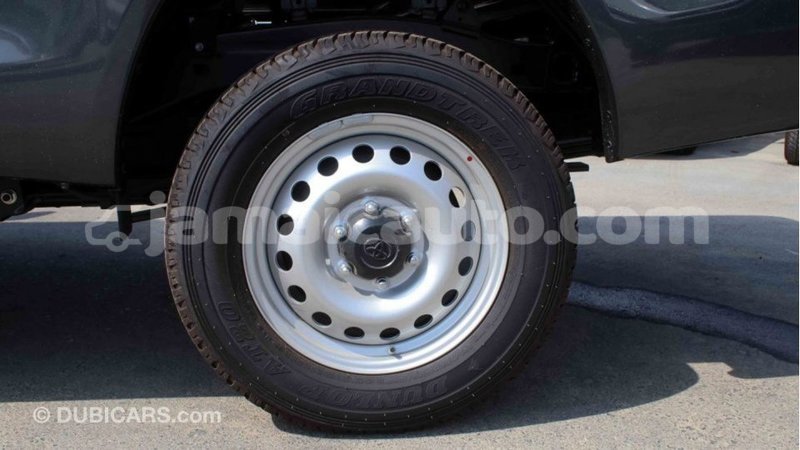 Big with watermark toyota hilux clarendon import dubai 2569