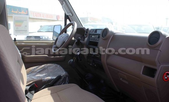 Buy Import Toyota Land Cruiser Beige Car in Import - Dubai in Clarendon Buy Import Toyota Land Cruiser Beige Car in Import - Dubai in Clarendon