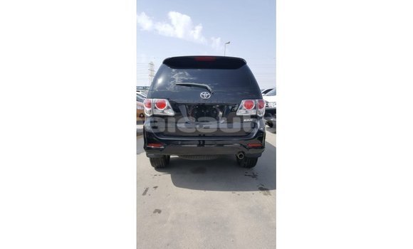 Acheter Import Voiture Toyota Fortuner Noir à Import - Dubai, Clarendon Acheter Import Voiture Toyota Fortuner Noir à Import - Dubai, Clarendon