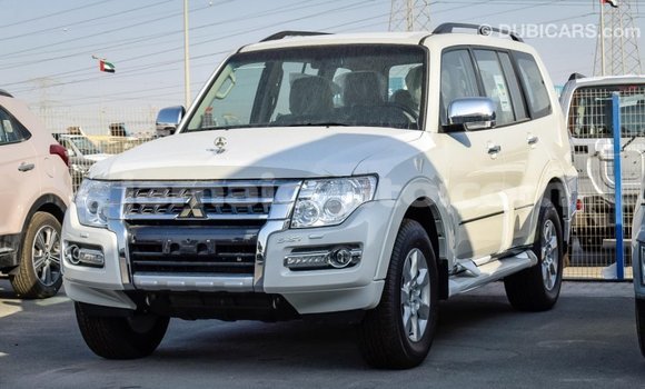 Acheter Import Voiture Mitsubishi Pajero Blanc à Import - Dubai, Clarendon Acheter Import Voiture Mitsubishi Pajero Blanc à Import - Dubai, Clarendon