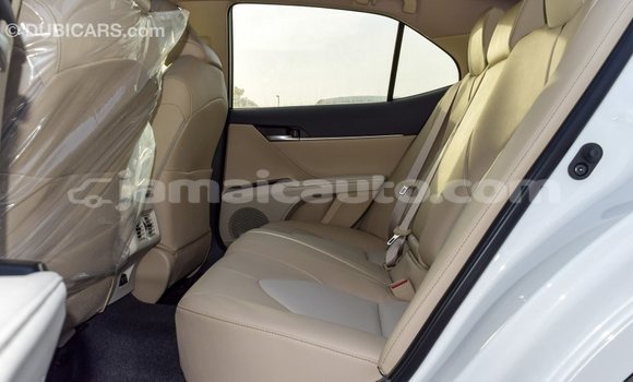 Acheter Import Voiture Toyota Camry Blanc à Import - Dubai, Clarendon Acheter Import Voiture Toyota Camry Blanc à Import - Dubai, Clarendon
