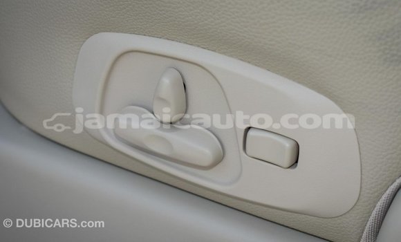 Acheter Import Voiture Mitsubishi Pajero Blanc à Import - Dubai, Clarendon Acheter Import Voiture Mitsubishi Pajero Blanc à Import - Dubai, Clarendon