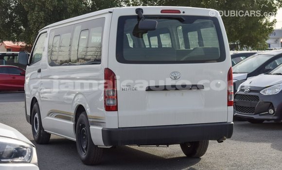 Acheter Import Voiture Toyota Hiace Blanc à Import - Dubai, Clarendon Acheter Import Voiture Toyota Hiace Blanc à Import - Dubai, Clarendon