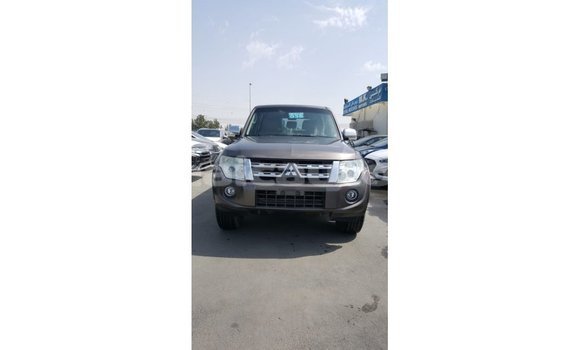Acheter Import Voiture Mitsubishi Pajero Marron à Import - Dubai, Clarendon Acheter Import Voiture Mitsubishi Pajero Marron à Import - Dubai, Clarendon