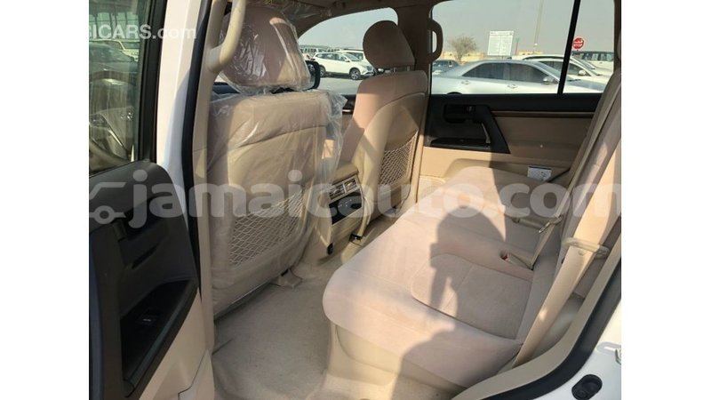 Big with watermark toyota land cruiser clarendon import dubai 2603