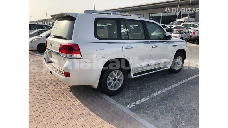 Big with watermark toyota land cruiser clarendon import dubai 2603