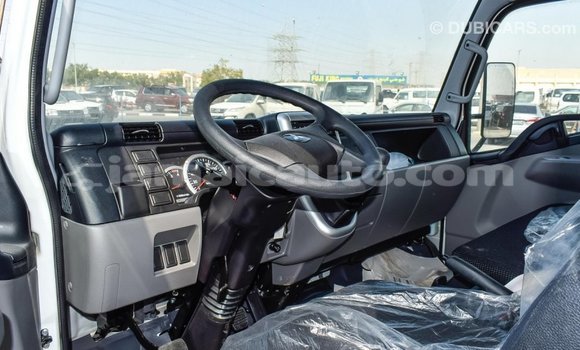 Buy Import Mitsubishi L400 White Truck in Import - Dubai in Clarendon Buy Import Mitsubishi L400 White Truck in Import - Dubai in Clarendon