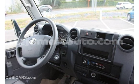 Buy Import Toyota Land Cruiser White Car in Import - Dubai in Clarendon Buy Import Toyota Land Cruiser White Car in Import - Dubai in Clarendon