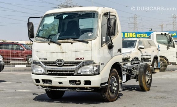 Acheter Import Utilitaire Hino 300 Series Blanc à Import - Dubai, Clarendon Acheter Import Utilitaire Hino 300 Series Blanc à Import - Dubai, Clarendon