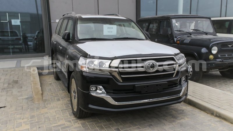 Big with watermark toyota land cruiser clarendon import dubai 2613
