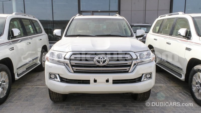 Big with watermark toyota land cruiser clarendon import dubai 2614