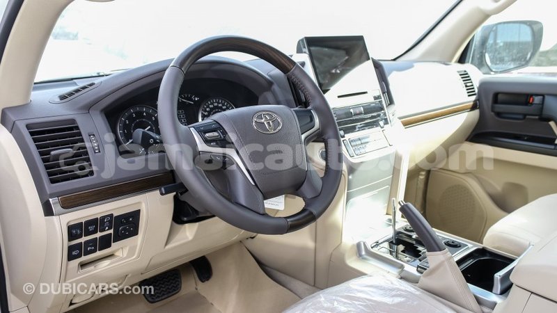 Big with watermark toyota land cruiser clarendon import dubai 2614