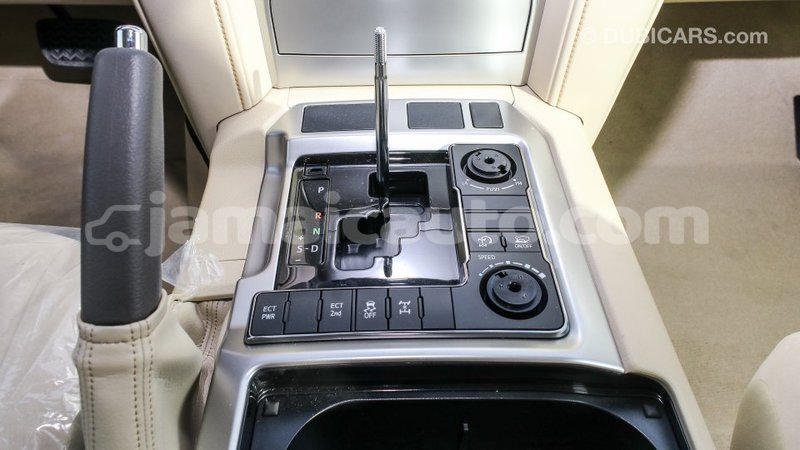 Big with watermark toyota land cruiser clarendon import dubai 2614