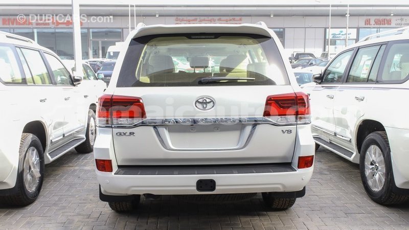 Big with watermark toyota land cruiser clarendon import dubai 2614
