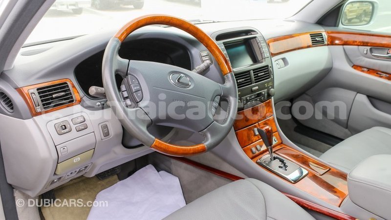Big with watermark lexus ls clarendon import dubai 2616
