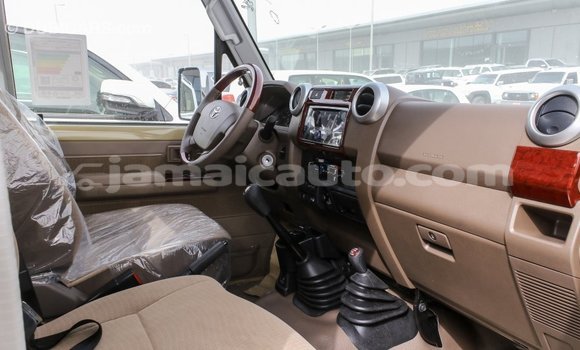 Buy Import Toyota Land Cruiser Beige Car in Import - Dubai in Clarendon Buy Import Toyota Land Cruiser Beige Car in Import - Dubai in Clarendon