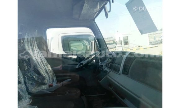 Acheter Import Voiture Mitsubishi i Blanc à Import - Dubai, Clarendon Acheter Import Voiture Mitsubishi i Blanc à Import - Dubai, Clarendon