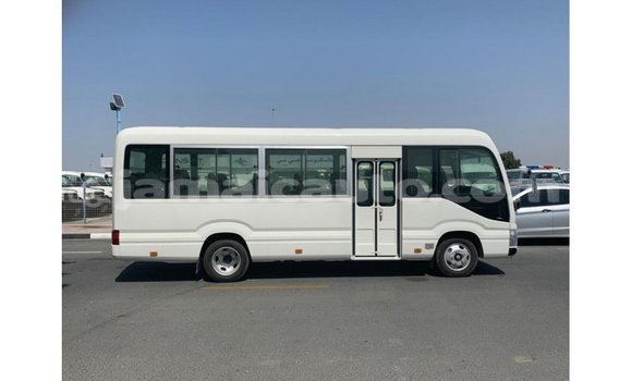 Acheter Import Voiture Toyota Coaster Blanc à Import - Dubai, Clarendon Acheter Import Voiture Toyota Coaster Blanc à Import - Dubai, Clarendon