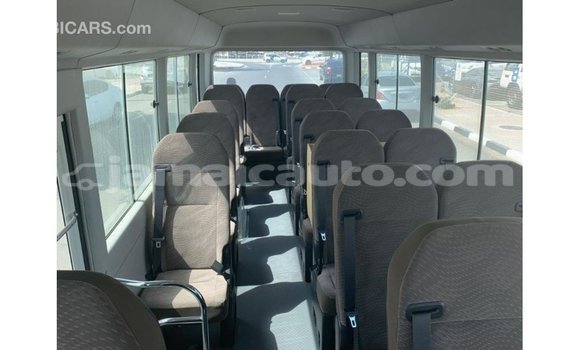 Acheter Import Voiture Toyota Coaster Blanc à Import - Dubai, Clarendon Acheter Import Voiture Toyota Coaster Blanc à Import - Dubai, Clarendon