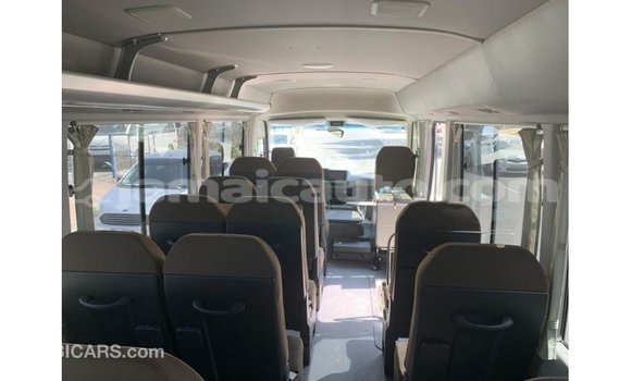 Acheter Import Voiture Toyota Coaster Blanc à Import - Dubai, Clarendon Acheter Import Voiture Toyota Coaster Blanc à Import - Dubai, Clarendon