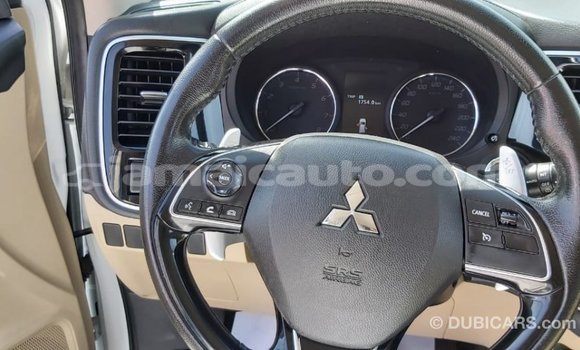 Buy Import Mitsubishi Outlander White Car in Import - Dubai in Clarendon Buy Import Mitsubishi Outlander White Car in Import - Dubai in Clarendon