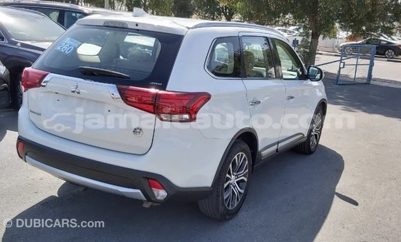Buy Import Mitsubishi Outlander White Car in Import - Dubai in Clarendon Buy Import Mitsubishi Outlander White Car in Import - Dubai in Clarendon