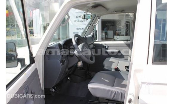 Buy Import Toyota Land Cruiser White Car in Import - Dubai in Clarendon Buy Import Toyota Land Cruiser White Car in Import - Dubai in Clarendon