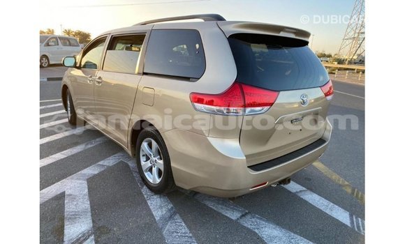 Acheter Import Voiture Toyota Sienna Autre à Import - Dubai, Clarendon Acheter Import Voiture Toyota Sienna Autre à Import - Dubai, Clarendon