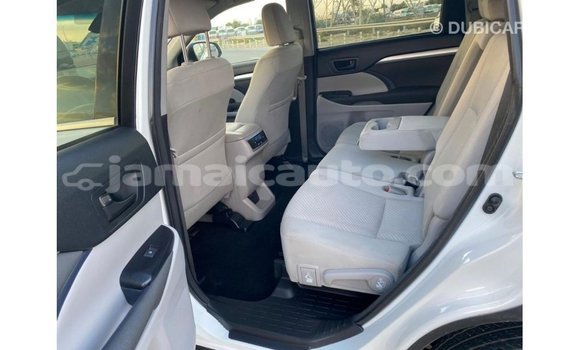 Acheter Import Voiture Toyota Highlander Blanc à Import - Dubai, Clarendon Acheter Import Voiture Toyota Highlander Blanc à Import - Dubai, Clarendon