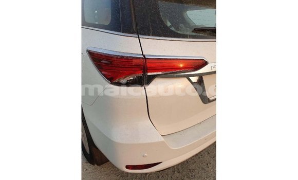 Buy Import Toyota Fortuner White Car in Import - Dubai in Clarendon Buy Import Toyota Fortuner White Car in Import - Dubai in Clarendon
