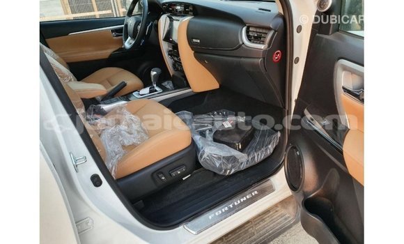 Buy Import Toyota Fortuner White Car in Import - Dubai in Clarendon Buy Import Toyota Fortuner White Car in Import - Dubai in Clarendon