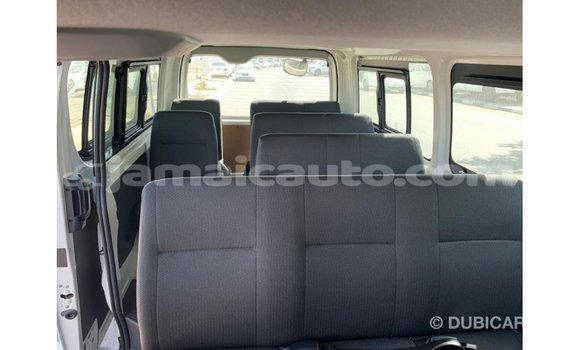 Acheter Import Voiture Toyota Hiace Blanc à Import - Dubai, Clarendon Acheter Import Voiture Toyota Hiace Blanc à Import - Dubai, Clarendon