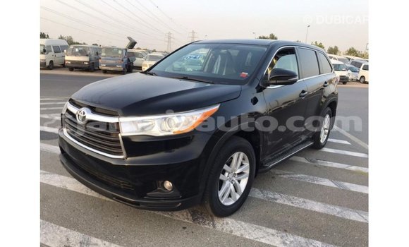 Acheter Import Voiture Toyota Highlander Noir à Import - Dubai, Clarendon Acheter Import Voiture Toyota Highlander Noir à Import - Dubai, Clarendon