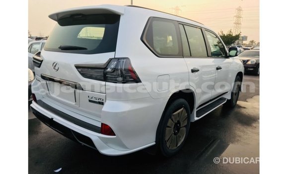 Acheter Import Voiture Lexus LX Blanc à Import - Dubai, Clarendon Acheter Import Voiture Lexus LX Blanc à Import - Dubai, Clarendon
