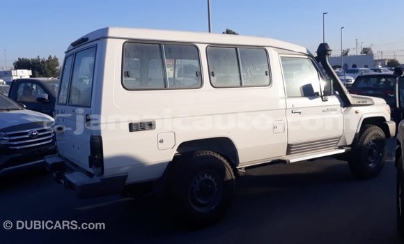 Buy Import Toyota Land Cruiser White Car in Import - Dubai in Clarendon Buy Import Toyota Land Cruiser White Car in Import - Dubai in Clarendon