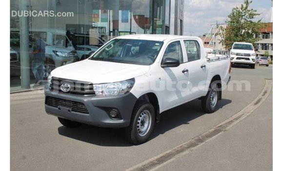 Acheter Import Voiture Toyota Hilux Blanc à Import - Dubai, Clarendon Acheter Import Voiture Toyota Hilux Blanc à Import - Dubai, Clarendon