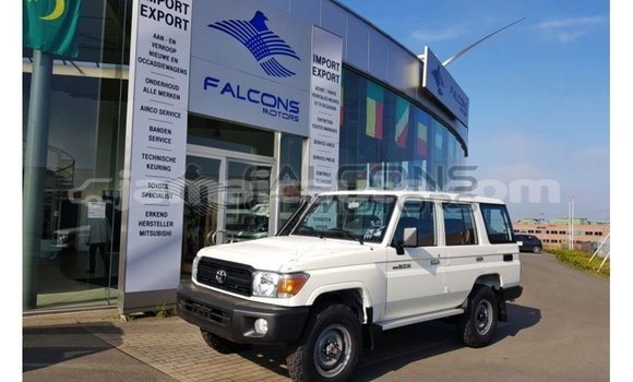 Buy Import Toyota Land Cruiser White Car in Import - Dubai in Clarendon Buy Import Toyota Land Cruiser White Car in Import - Dubai in Clarendon