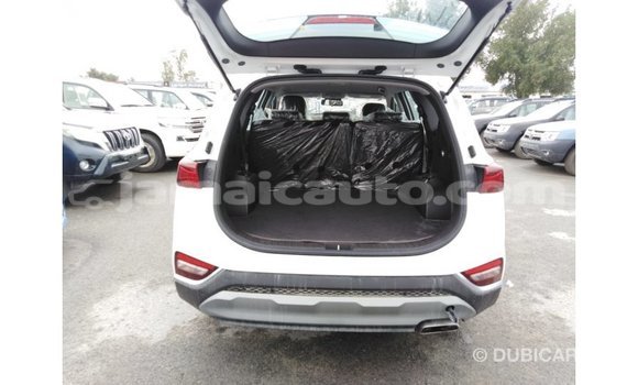 Acheter Import Voiture Hyundai Santa Fe Blanc à Import - Dubai, Clarendon Acheter Import Voiture Hyundai Santa Fe Blanc à Import - Dubai, Clarendon