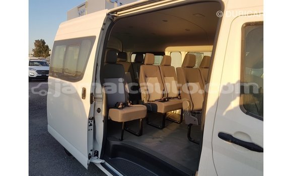 Acheter Import Voiture Toyota Hiace Blanc à Import - Dubai, Clarendon Acheter Import Voiture Toyota Hiace Blanc à Import - Dubai, Clarendon