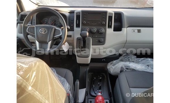 Acheter Import Voiture Toyota Hiace Blanc à Import - Dubai, Clarendon Acheter Import Voiture Toyota Hiace Blanc à Import - Dubai, Clarendon