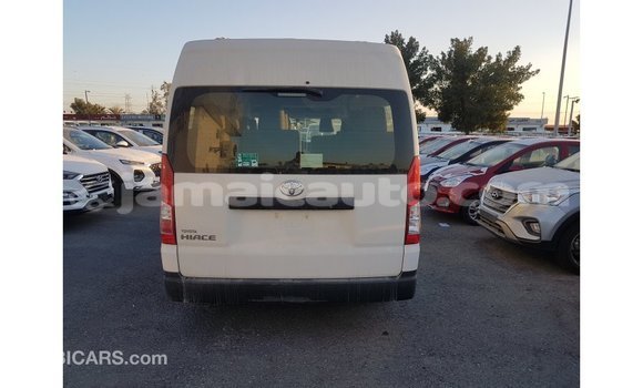 Acheter Import Voiture Toyota Hiace Blanc à Import - Dubai, Clarendon Acheter Import Voiture Toyota Hiace Blanc à Import - Dubai, Clarendon